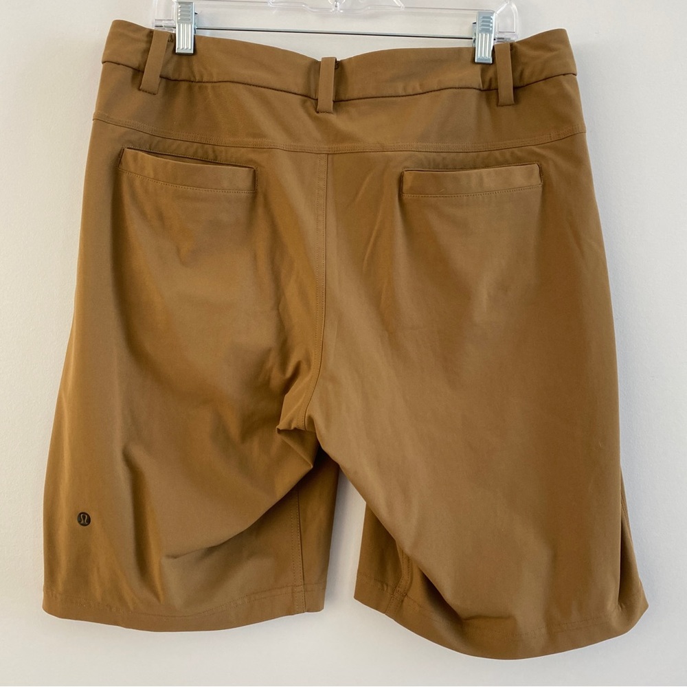 Lululemon Athletic Golf Shorts Size 36